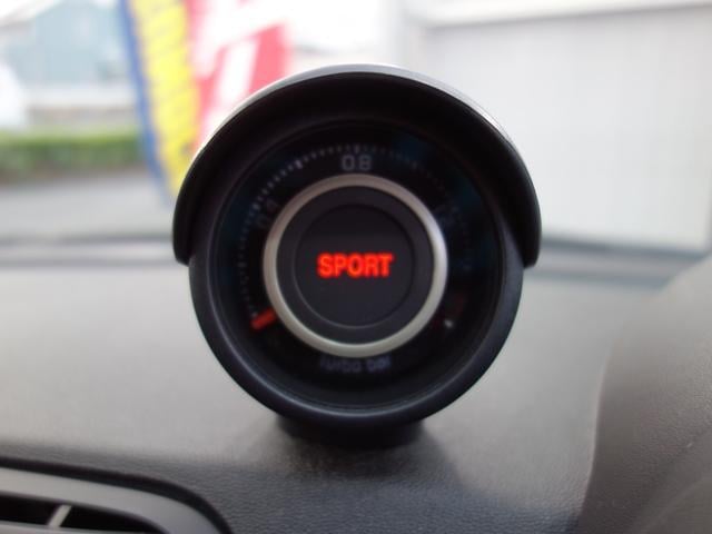 0508329A30251203W00119.jpg