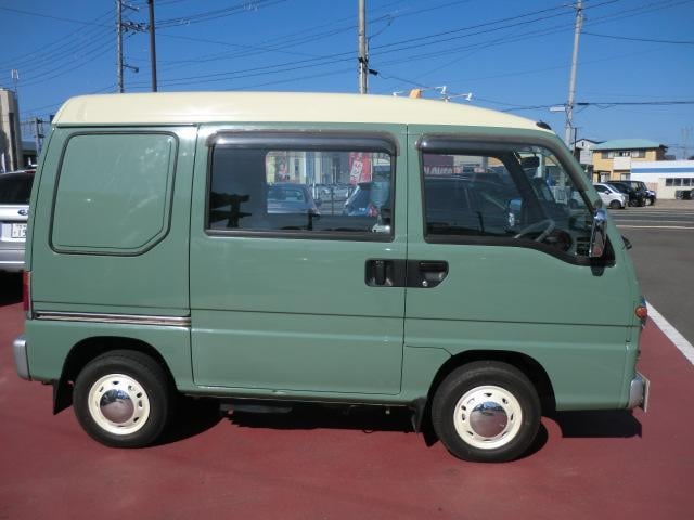 0904089A30241020W00115.jpg