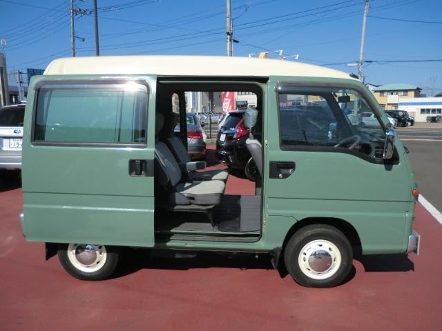 0904089A30241020W00116.jpg