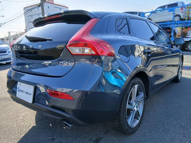 9510417A30260119W00410.jpg