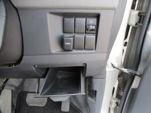 0404018A30250913W00114.jpg