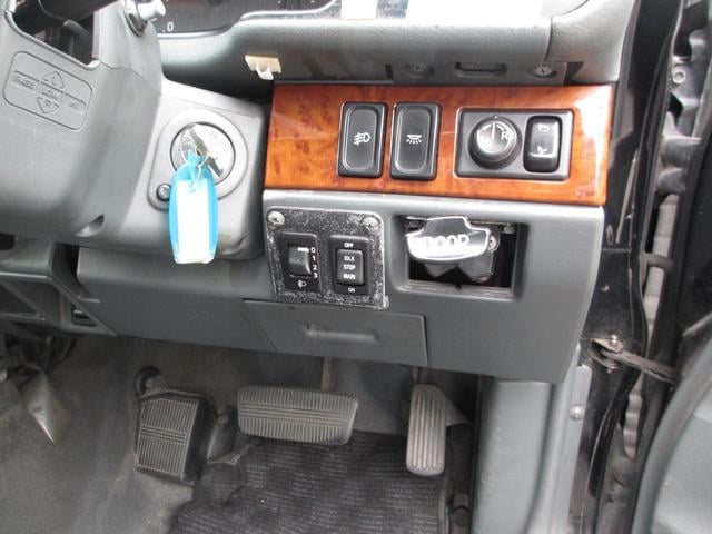 0803456A30250904W00115.jpg