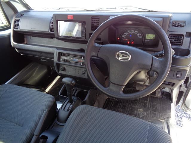 1002408A30260411W00111.jpg
