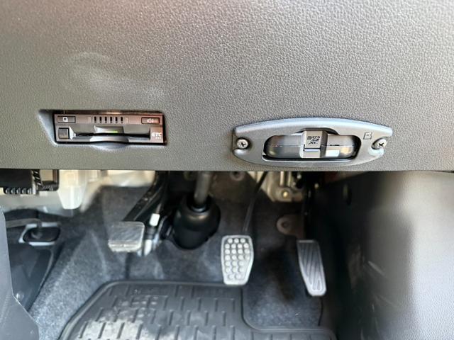 0402979A30260213W00119.jpg