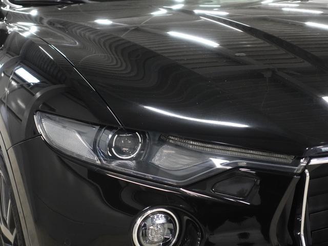 9700312A30251129W00215.jpg