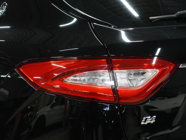 9700312A30251129W00219.jpg
