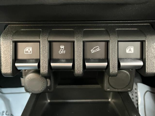 0503325A30250820W00311.jpg