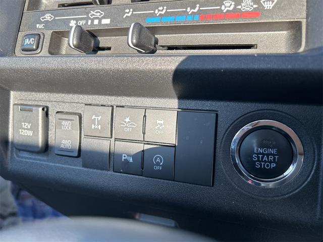 0300895A30250708W00117.jpg