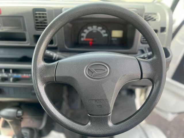1002808A30260401W00111.jpg