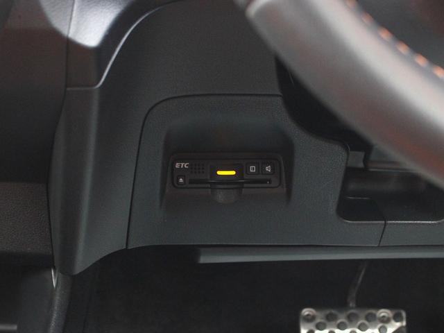 0520029A30251015W00211.jpg