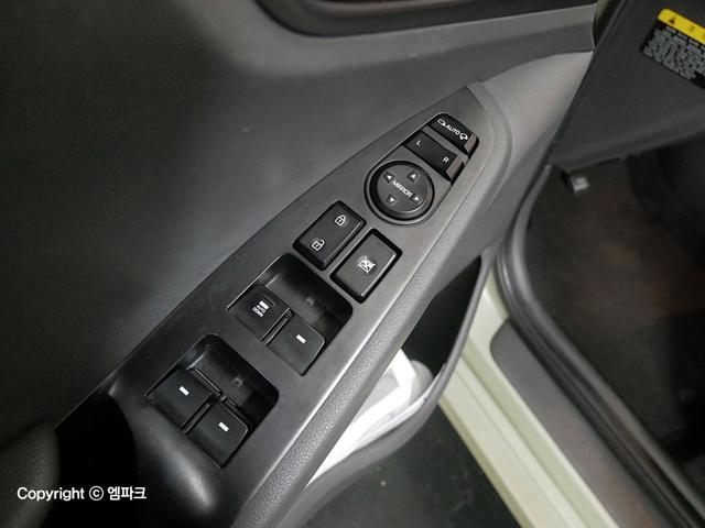 4011001121R12.jpg