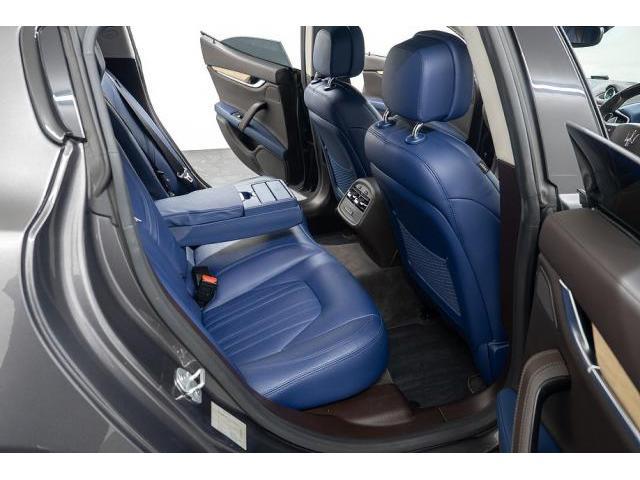 22410932_carP_l_8.jpg