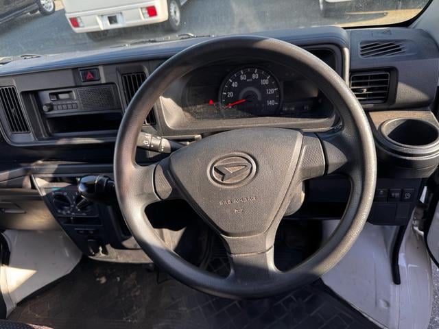 1010569A30250503W00812.jpg