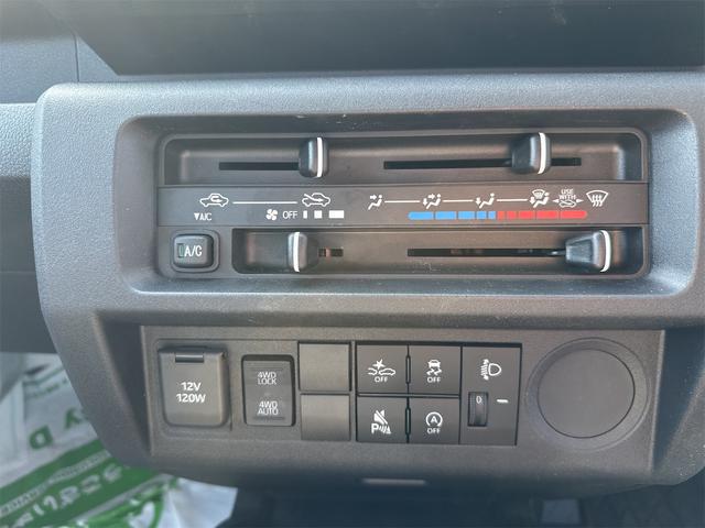 0708354A30260221W00103.jpg