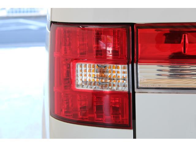 3000917A30251030W00219.jpg