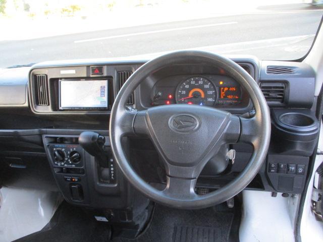 0540011A30251208W00103.jpg