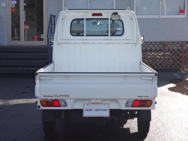 0509025A30251130W00212.jpg