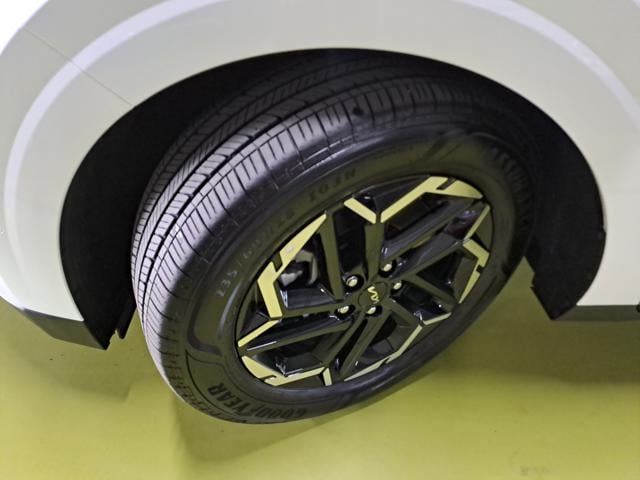 db57d5cae1a7318a63a3b83a759ad900.jpeg