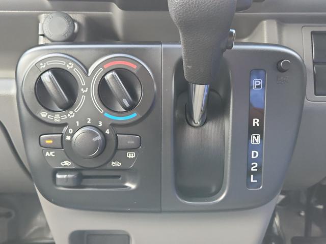 0600275A30250526W00103.jpg