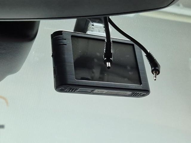 6011001975R17.jpg