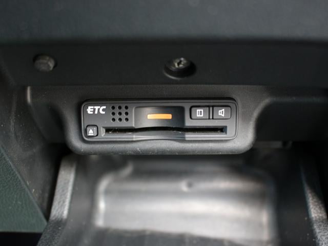 0520046A30251105W00217.jpg