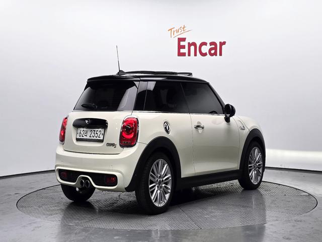 18e3dc5d224581849971ff52bd0fb49b.jpeg