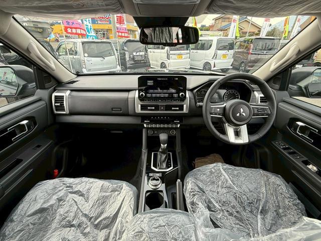 0530142A30260227W00919.jpg