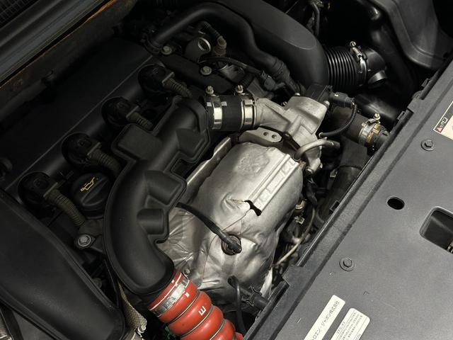 9570013A30260328W00119.jpg