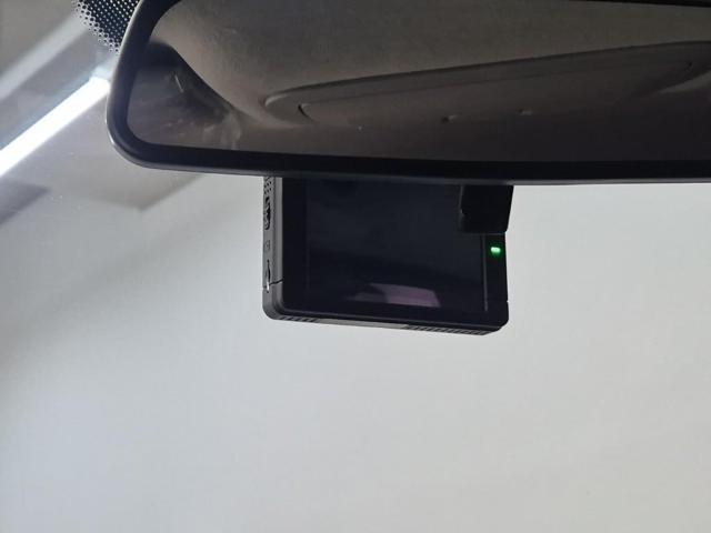 5111500838R16.jpg