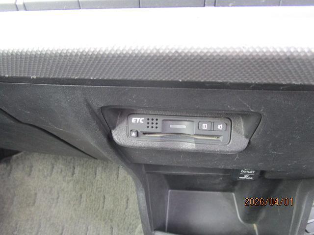 0900963A30260402W00113.jpg