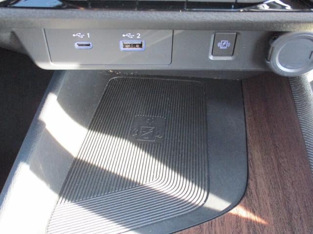0700748A30250907W00118.jpg