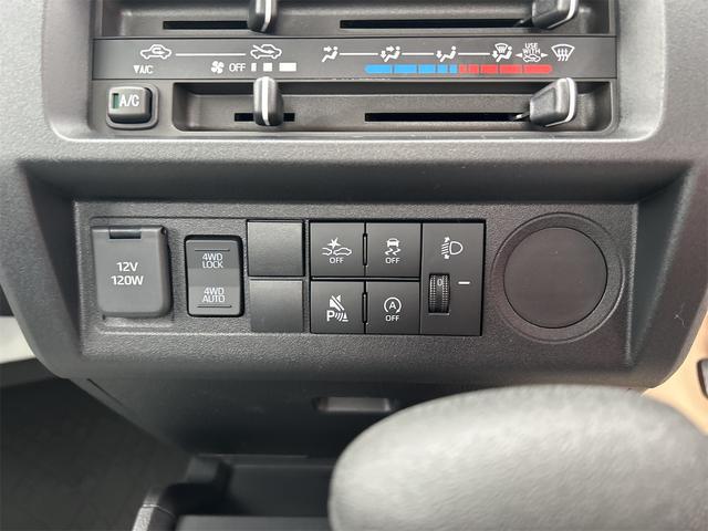 0300895A30251222W00812.jpg
