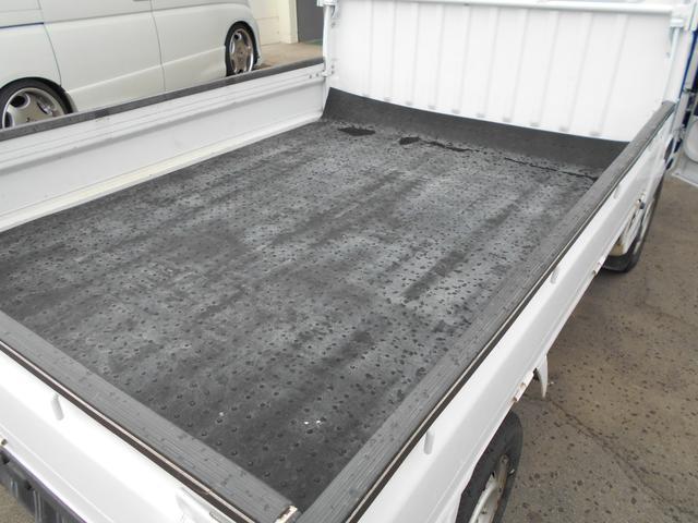 1160011A30250903W00117.jpg