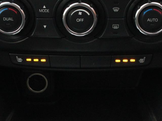 0520029A30251130W00905.jpg