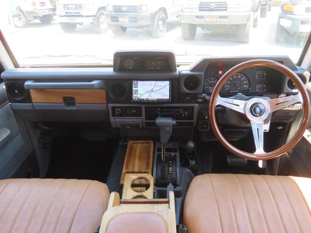 0506994A30250728W00102.jpg