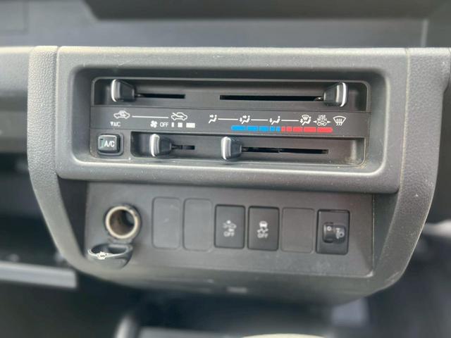1002808A30260221W00312.jpg