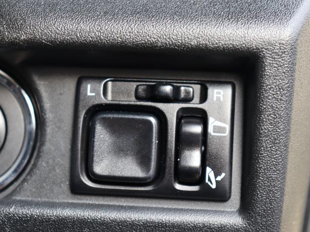 1001916A30250831W00118.jpg