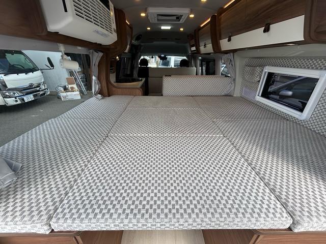 0704375A30260311W00207.jpg