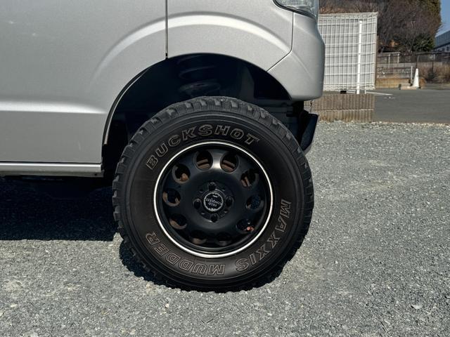 0705703A30260301W00217.jpg