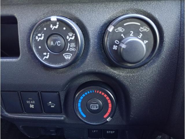 0620028A30251218W00118.jpg