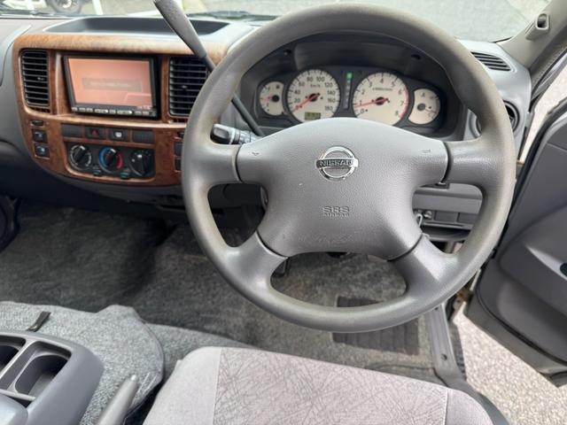 0504196A30260328W00207.jpg