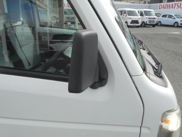 0700145A30240205W00215.jpg