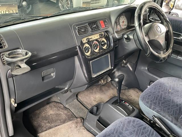 1020009A30241015W00105.jpg