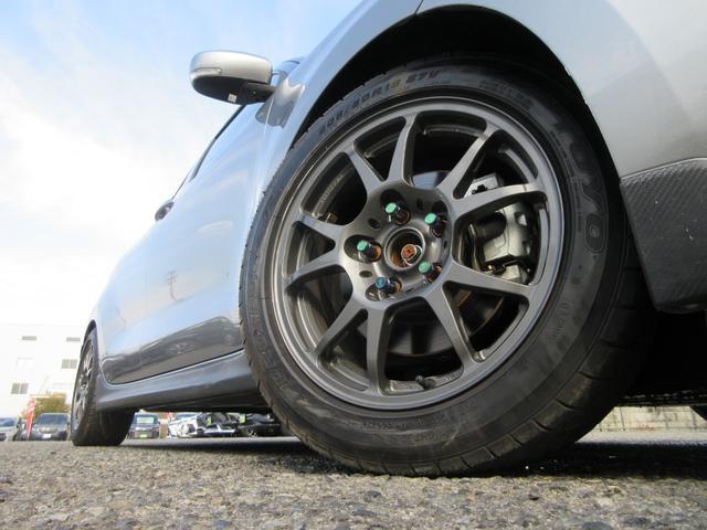 22058704_carP_l_18.jpg