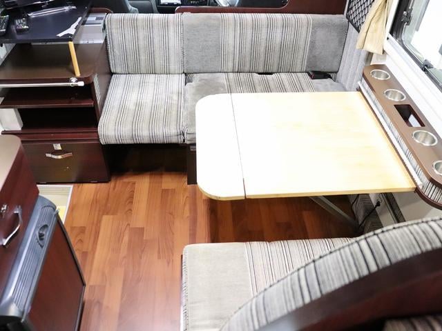 0303041A30250828W00103.jpg