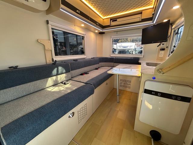 0704375A30260412W00103.jpg