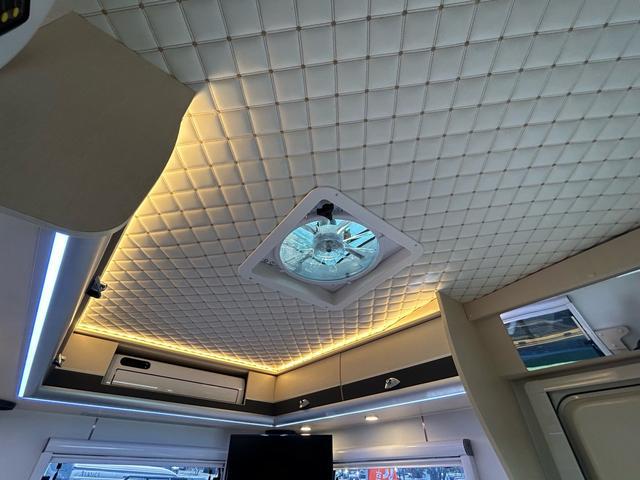 0704375A30260412W00116.jpg