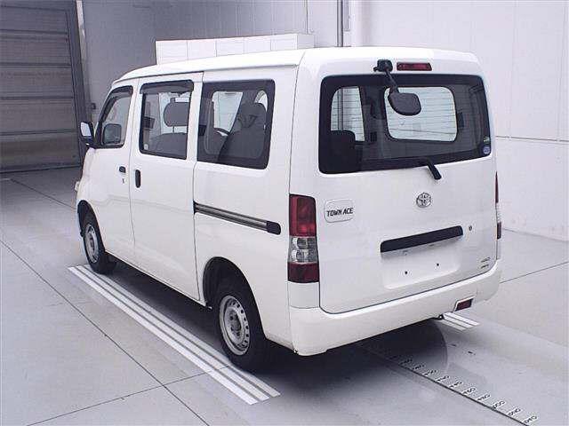 08aabe94bd55383122bee2b9b5521ece.jpg