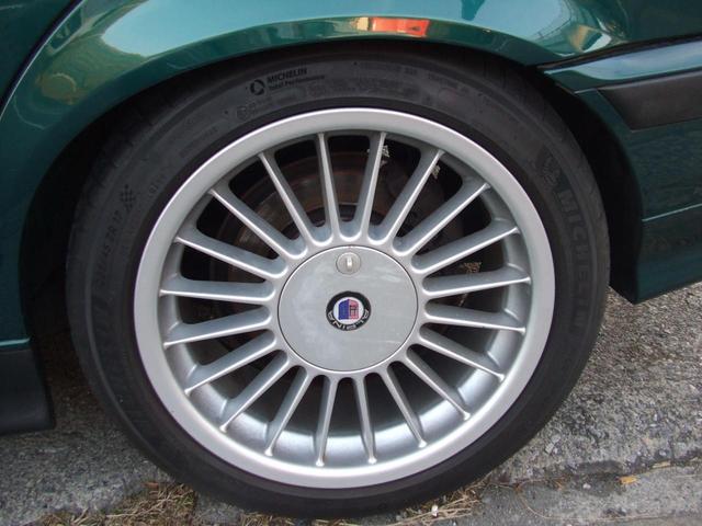 9540029A30251203W00212.jpg