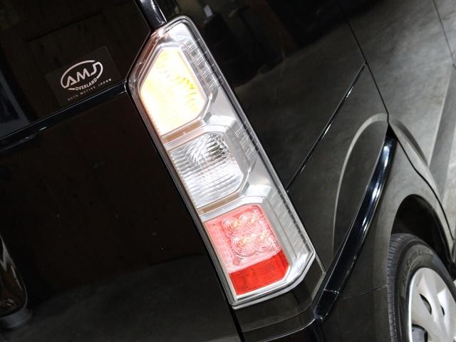 0505201A30250809W00118.jpg
